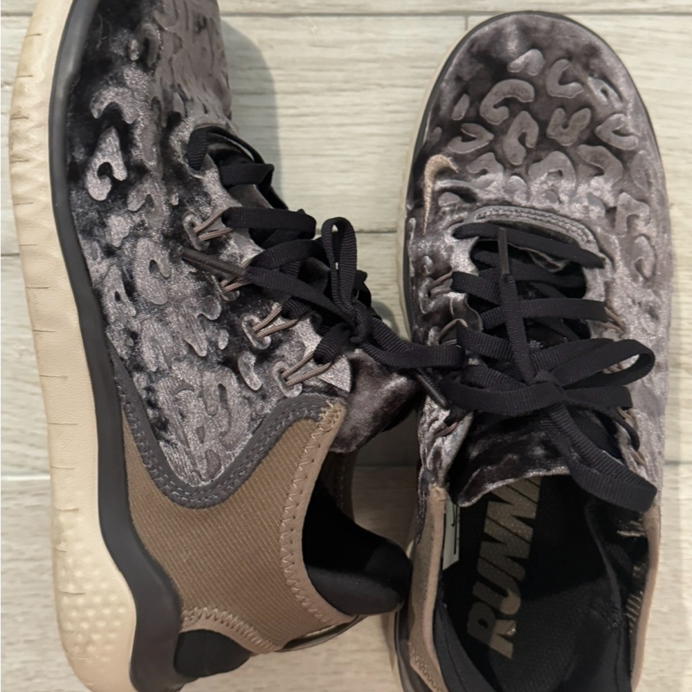 Stylish Purple Women's Running Shoes